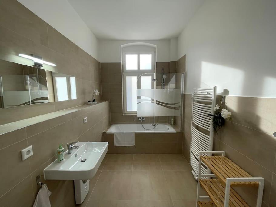Lucky Stays Ls10 - Vollausstattung - Zentrum - Aufzug - Grosse Kueche - 2 Zimmer - Smart-Tv Magdeburg Kültér fotó